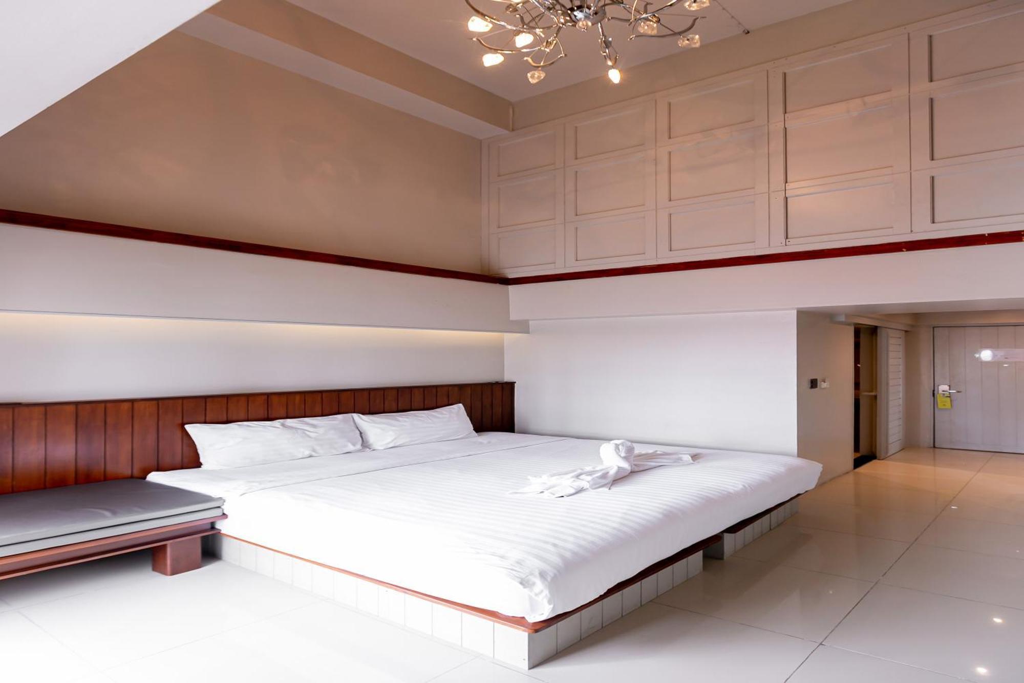 A Room Bangkok Sathorn Luaran gambar
