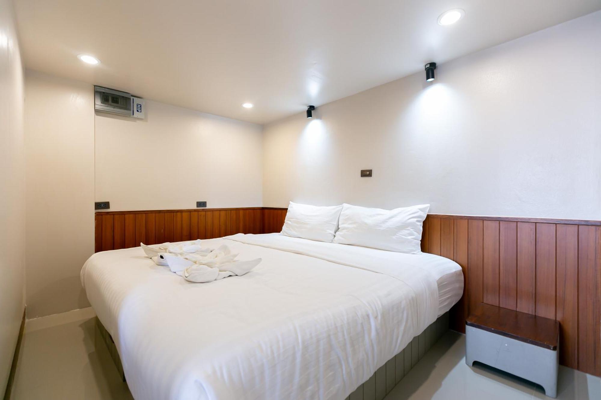 A Room Bangkok Sathorn Luaran gambar