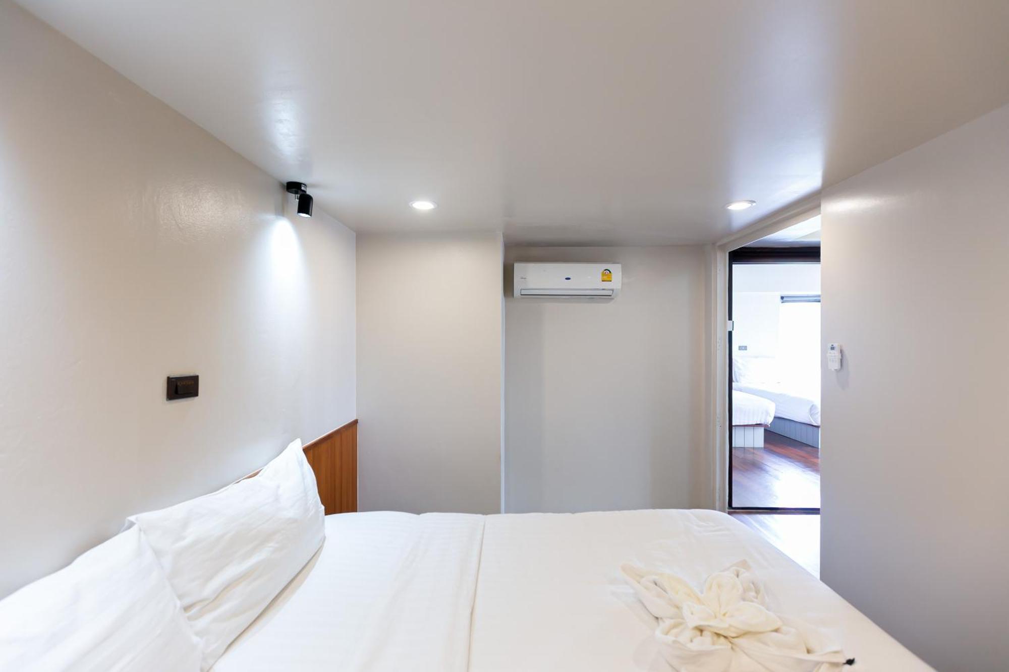 A Room Bangkok Sathorn Luaran gambar